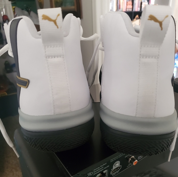 Puma Legacy basketball sneaks! - Picture 4 of 7